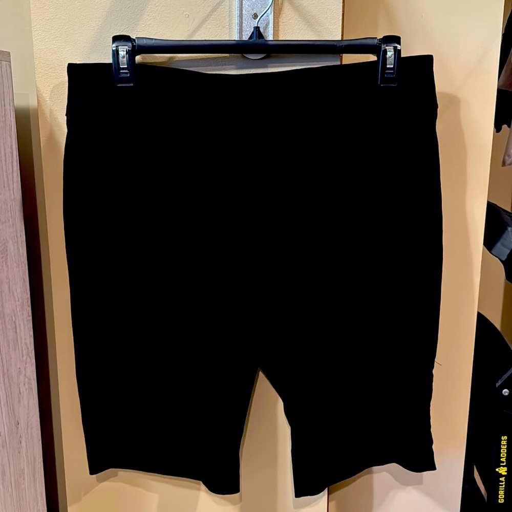 Ruby Rd. Black Bermuda shorts.